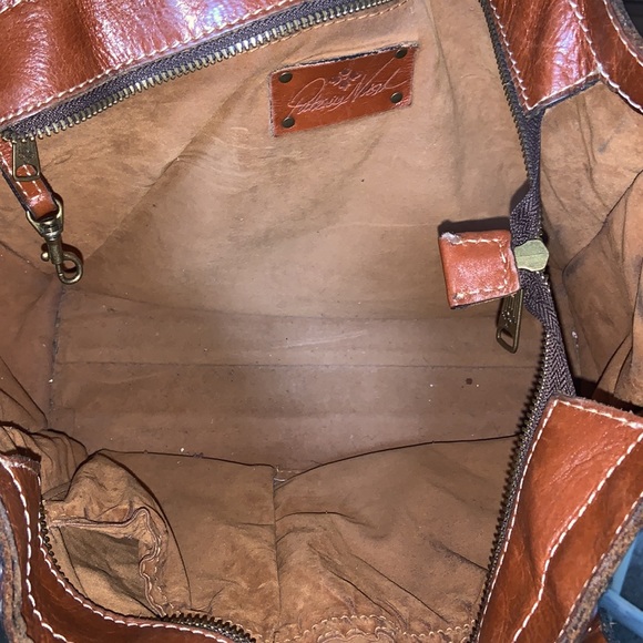 Patricia Nash zipper tote distressed leather - Picture 7 of 10